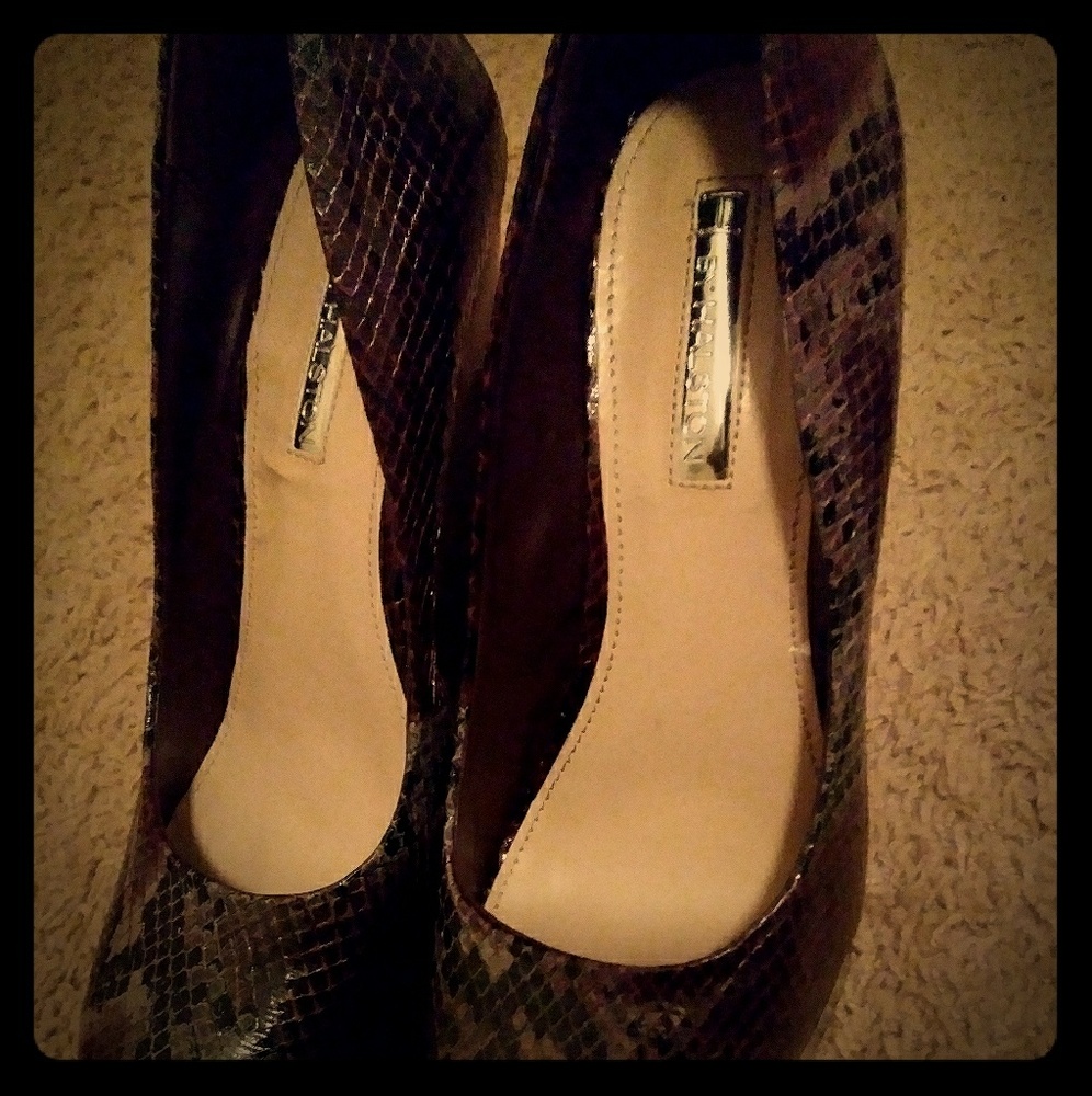Wedge heels